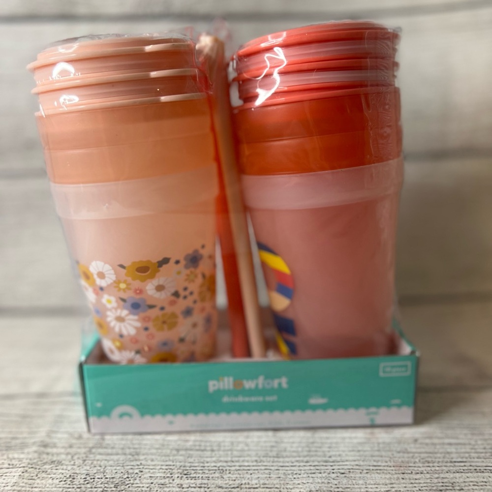 Pillowfort Floral and Striped Kids Cup Set
